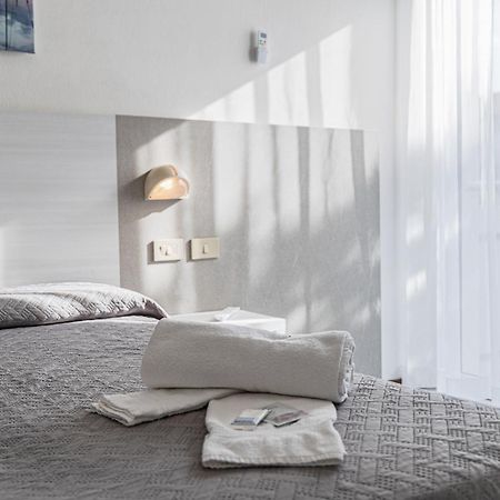 Hotel Astrid Червия Екстериор снимка