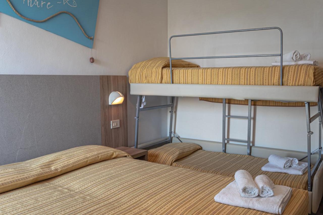 Hotel Astrid Червия Екстериор снимка