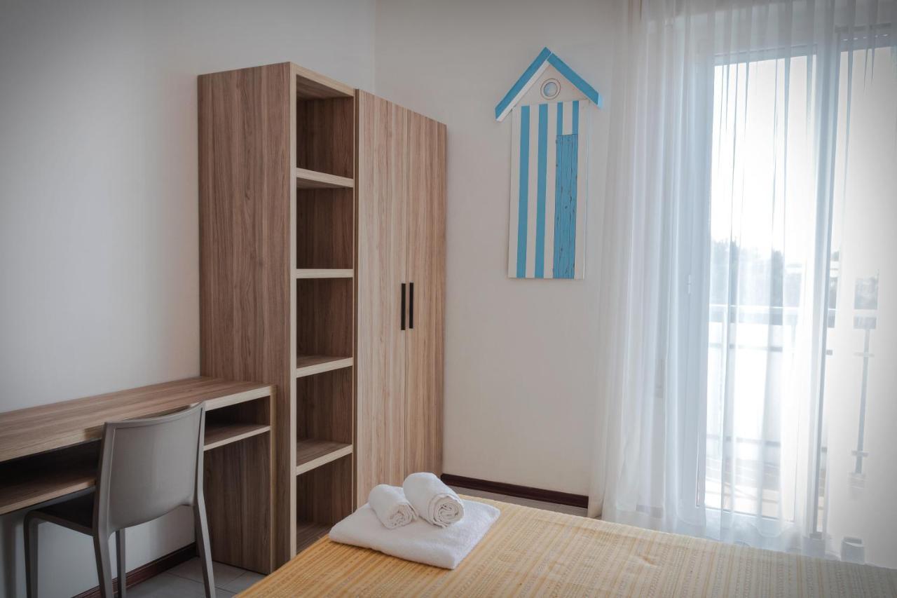 Hotel Astrid Червия Екстериор снимка