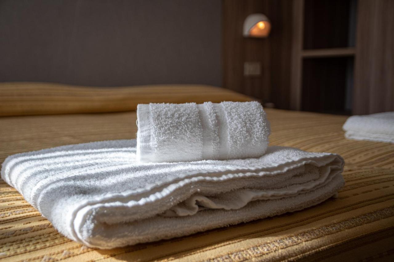 Hotel Astrid Червия Екстериор снимка