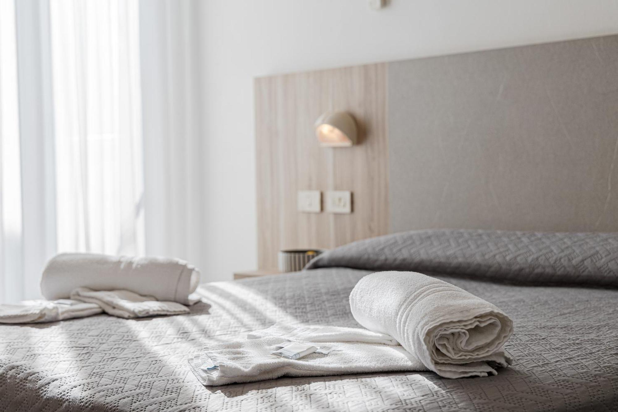 Hotel Astrid Червия Екстериор снимка
