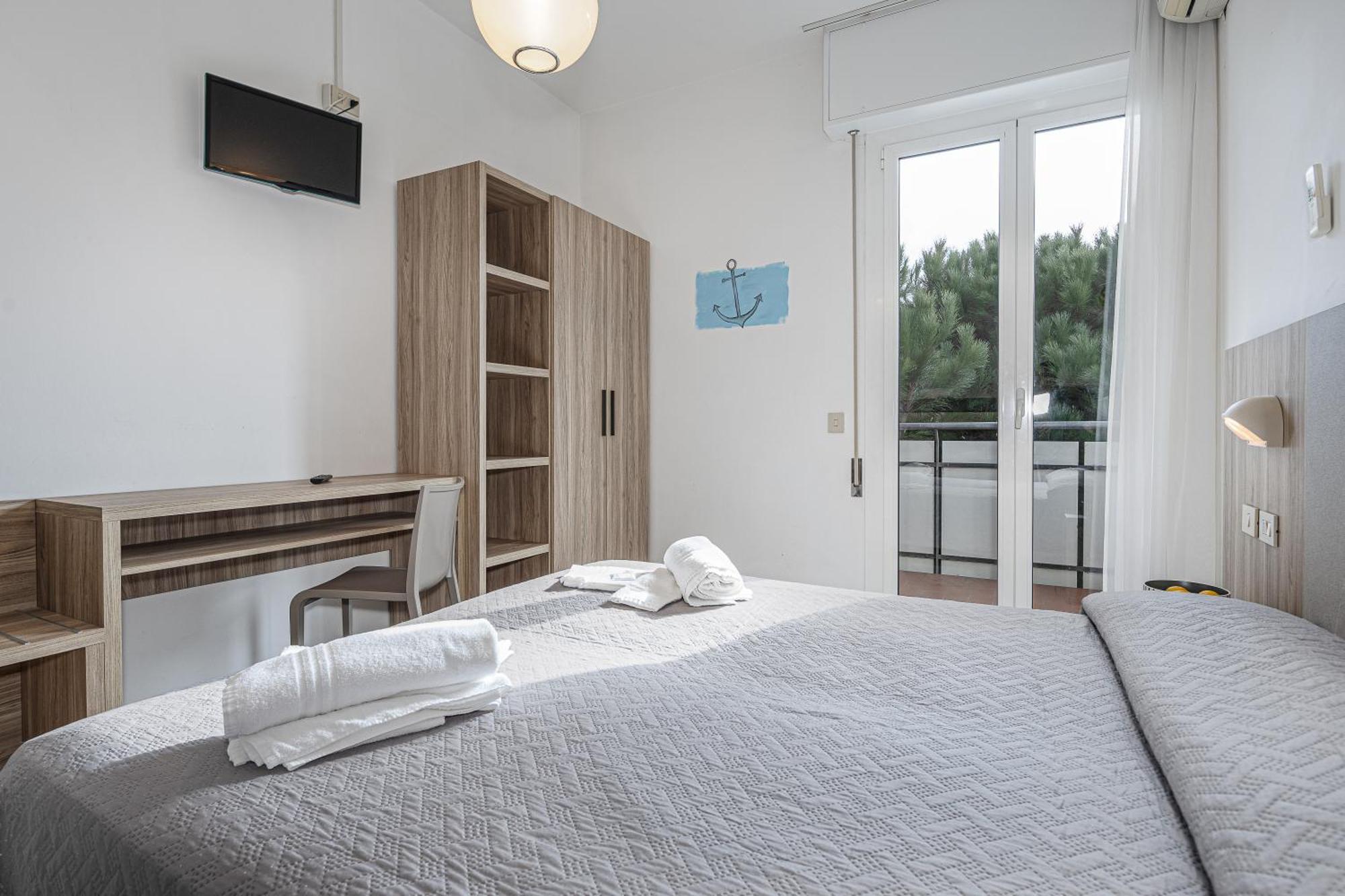 Hotel Astrid Червия Екстериор снимка