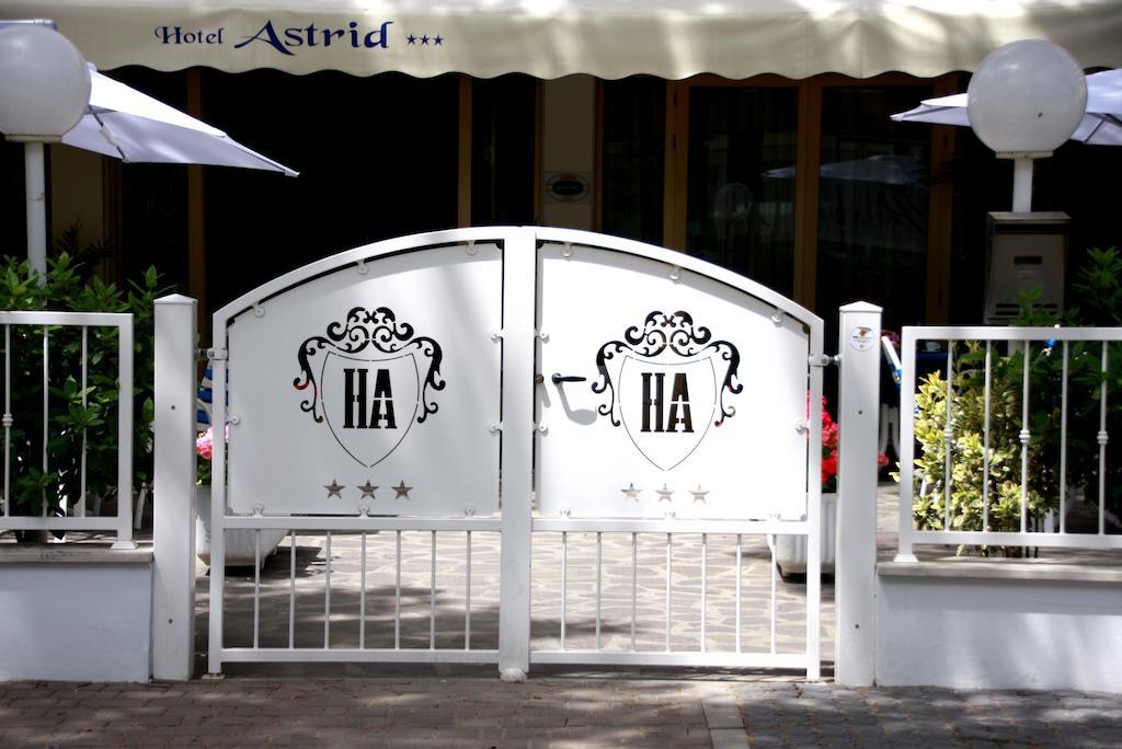Hotel Astrid Червия Екстериор снимка