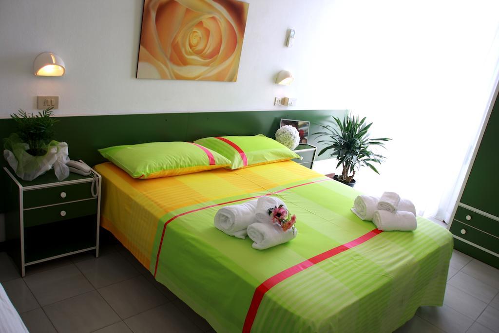 Hotel Astrid Червия Екстериор снимка