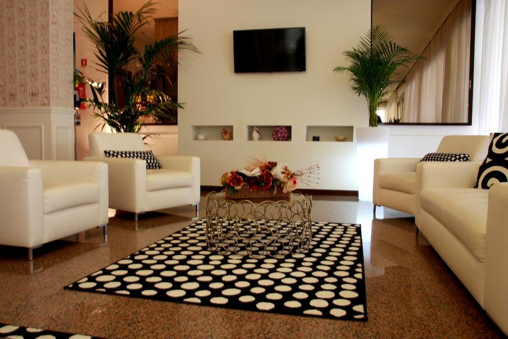 Hotel Astrid Червия Екстериор снимка